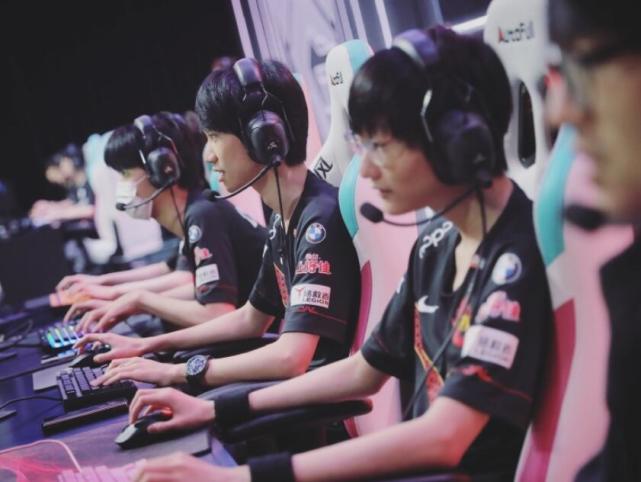 他的一次助 他的一次助