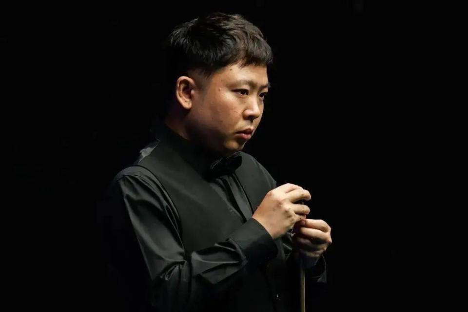 的裁判员执 的裁判员执