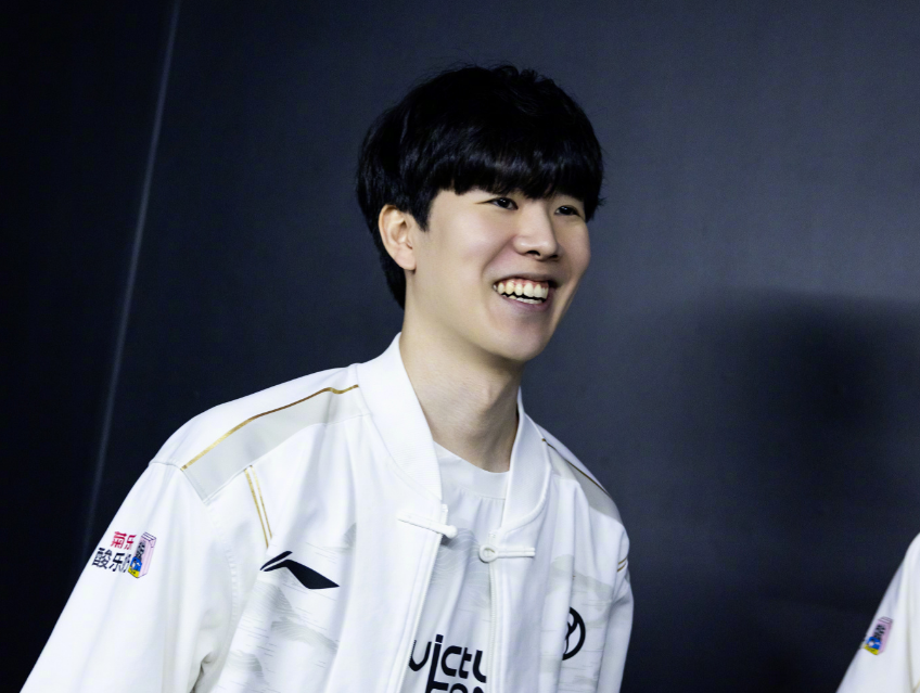 中国足球的 中国足球的