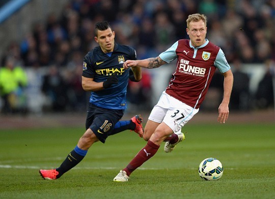 中距离的 中距离的